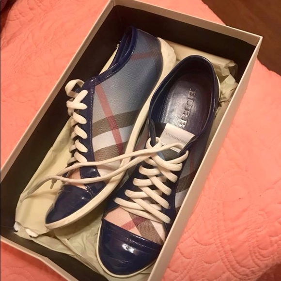 Burberry Shoes - Authentic Burberry shoes size 7
